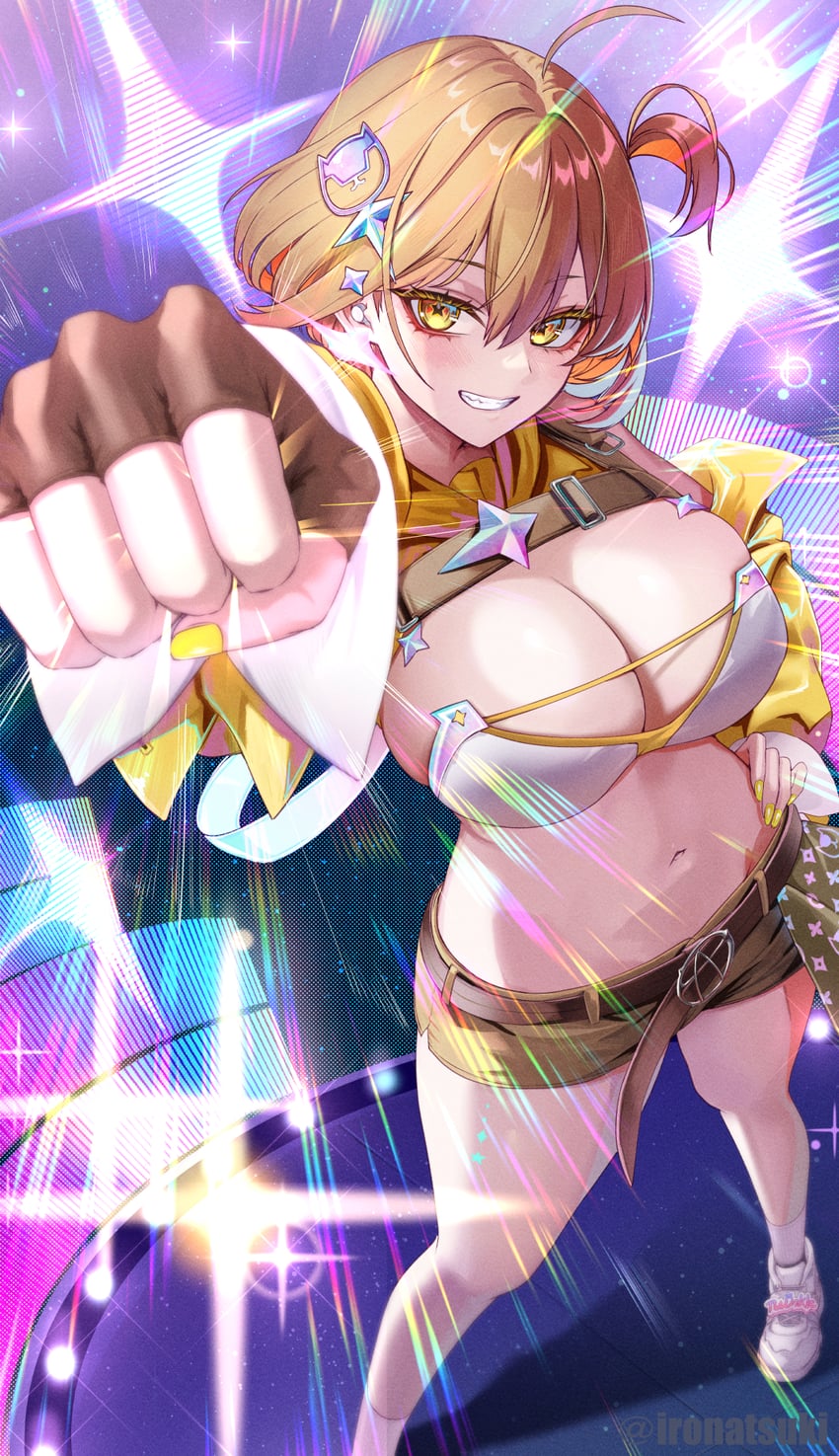 胜利女神：妮姬、阿尼斯(妮姬)、阿尼斯 (明星) (胜利女神：妮姬) 1名女孩 呆毛 露肩 腰带 脸红