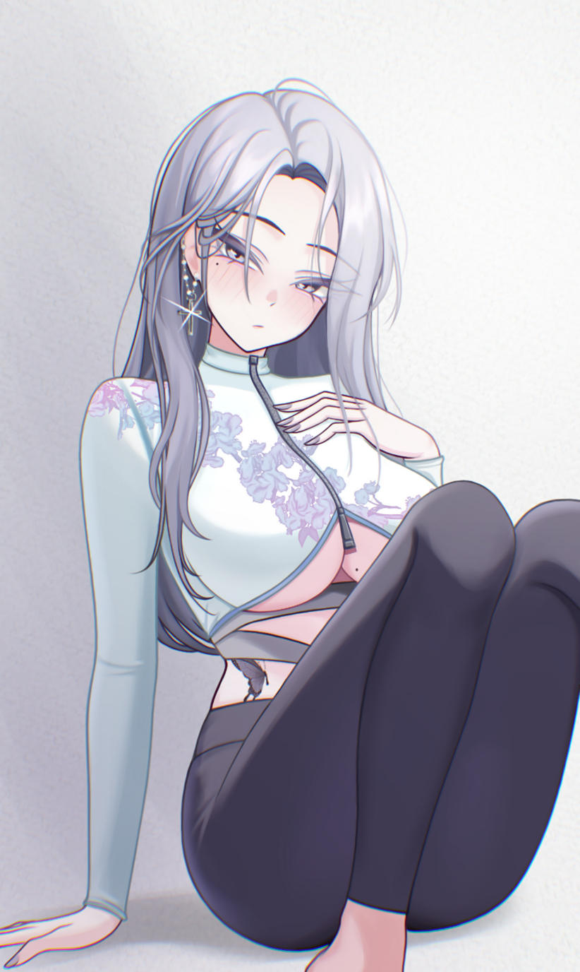 原创 1名女孩 乳房 蝴蝶纹身 彩色睫毛 耳环