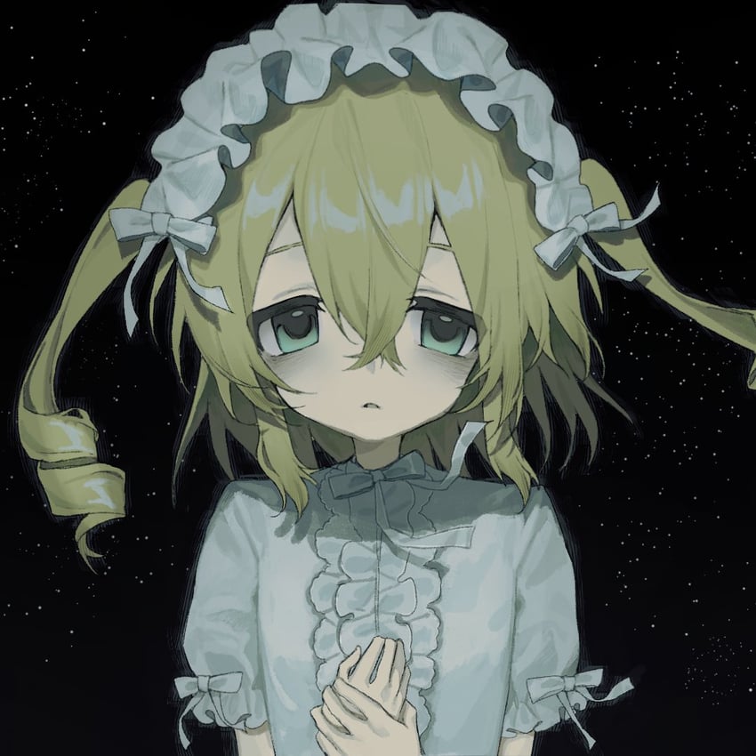 原创 1名女孩 黑色背景 金发 中间褶边 连衣裙