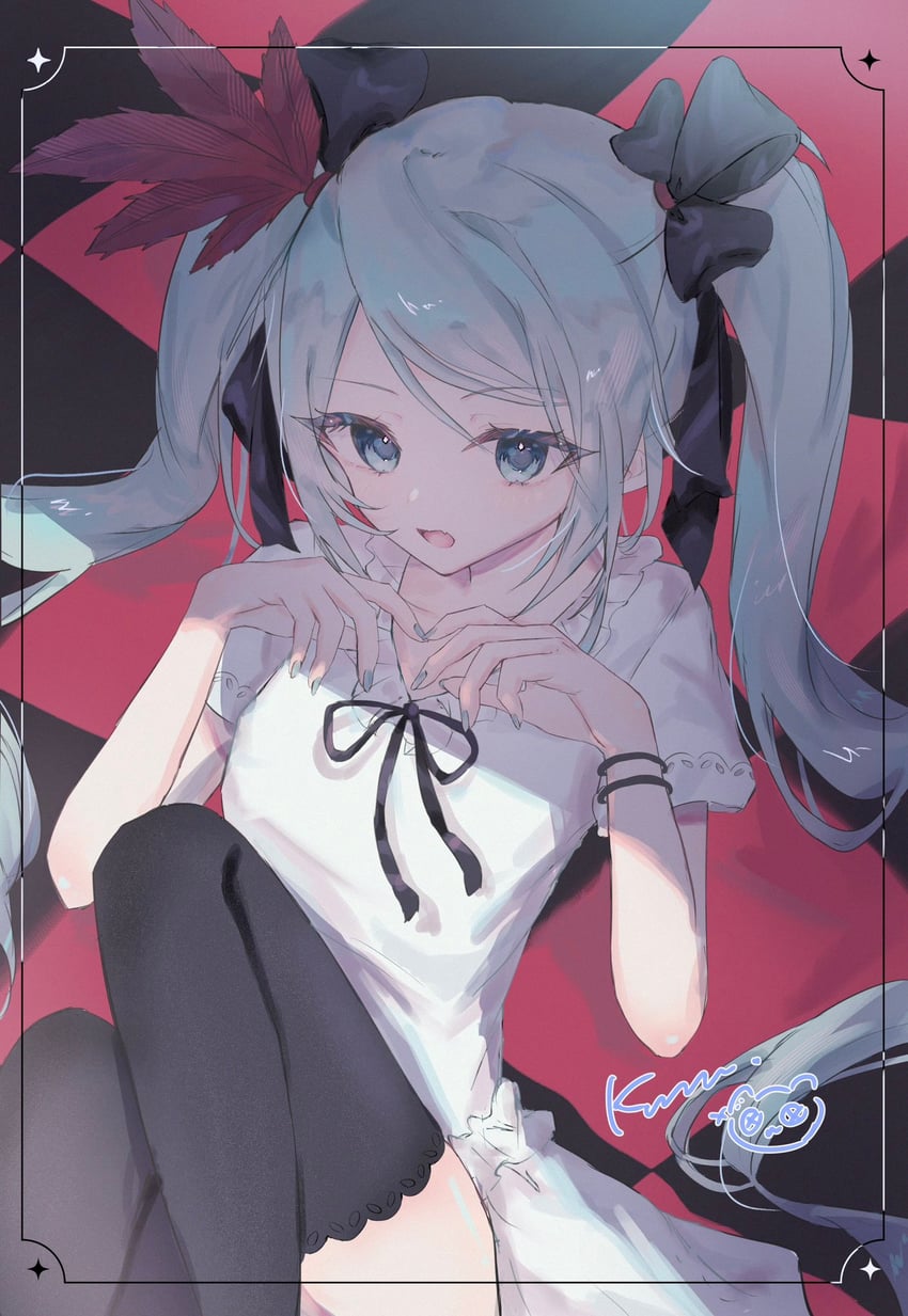 初音未来：歌姬计划系列、VOCALOID、世界第一的公主殿下 1名女孩 水色瞳 水色发 水蓝色指甲 裸臂