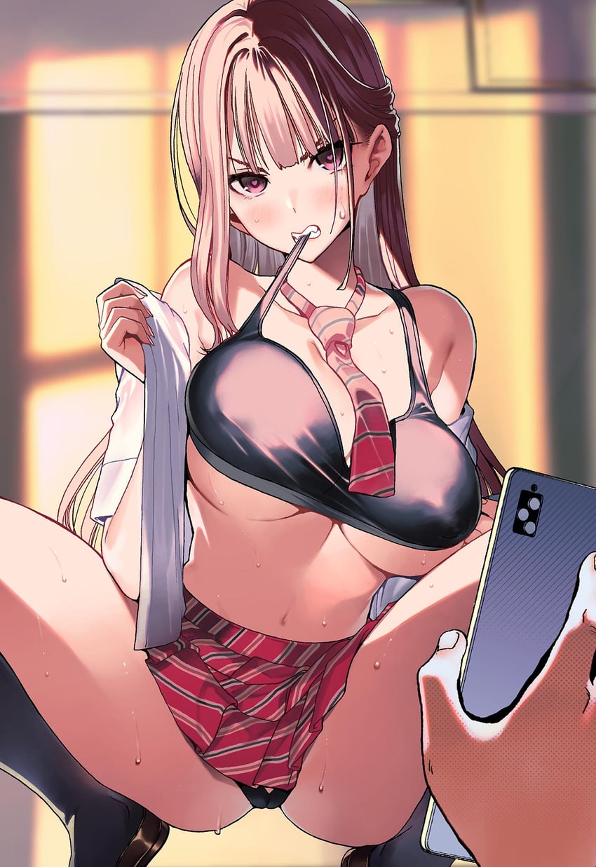 原创 1名女孩 黑色文胸 黑色内裤 黑袜 脸红