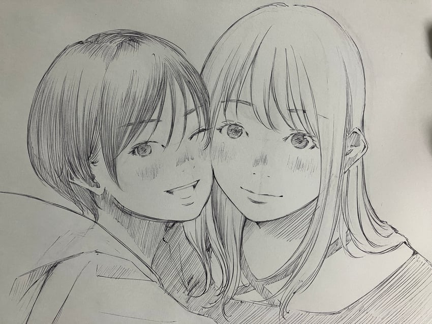 原创 2名女孩 脸贴脸 碎刘海 灰度 头碰头