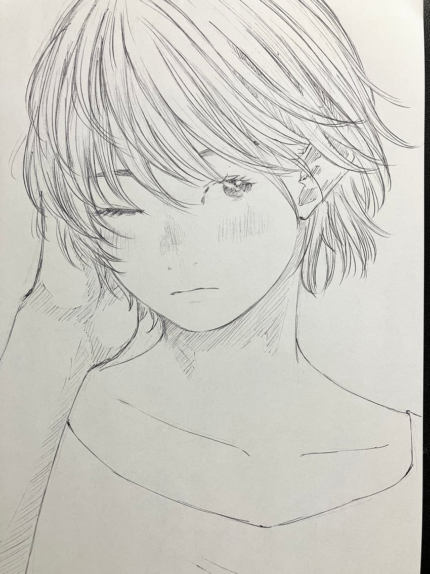 原创 1名女孩 碎刘海 闭嘴 无表情 灰度