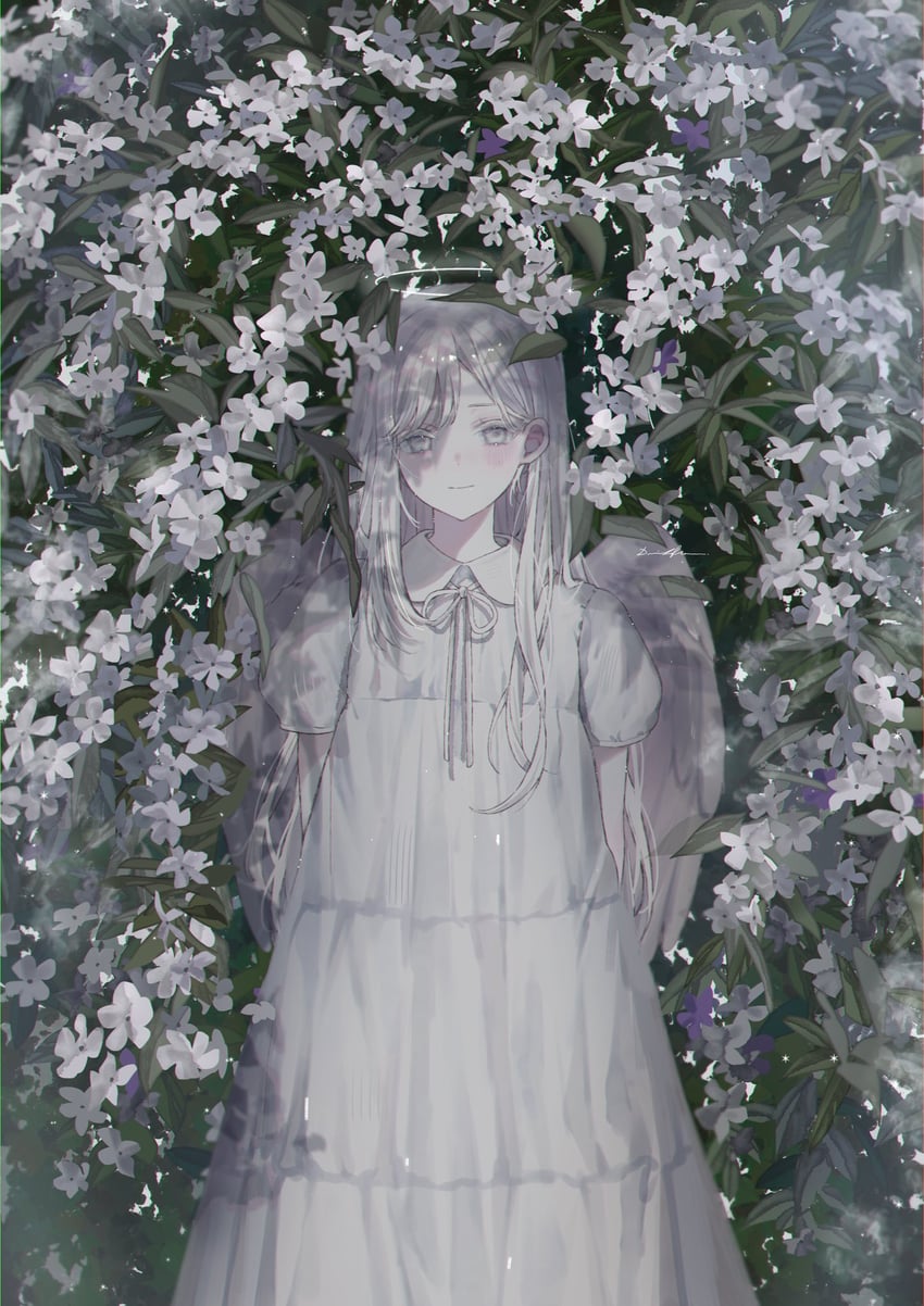 原创 1名女孩 天使 天使翅膀 双手背在身后 脸红