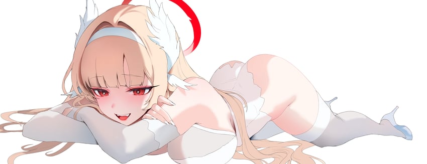 原创 1名女孩 屁股 露肩 金发 脸红