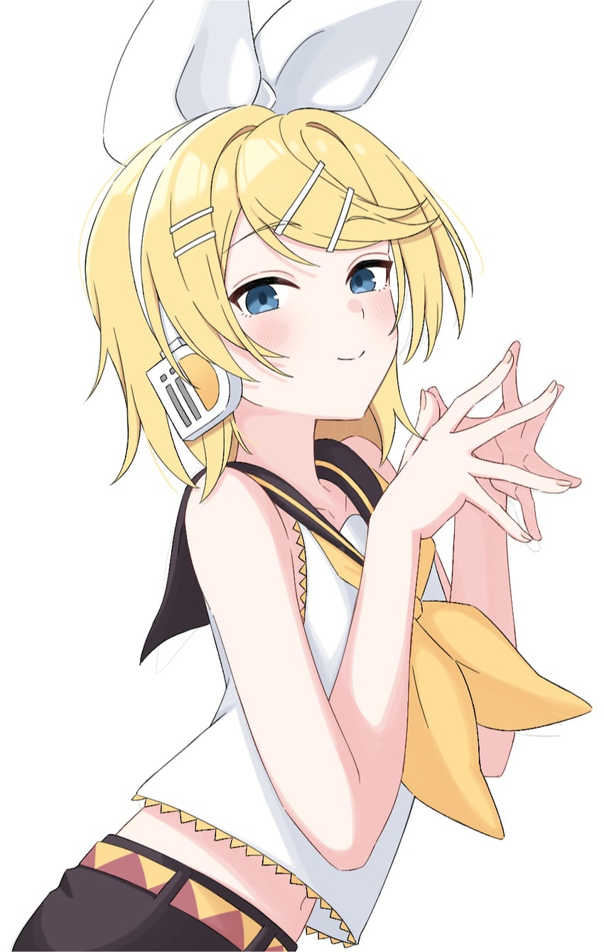VOCALOID、镜音铃 1名女孩 露肩 黑色水手领 黑色短裤 金发