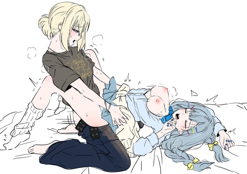 BanG Dream!、Bang Dream! It's MyGO!!!!!、三角初华 2名女孩 弓背 赤脚 黑衬衫 金发