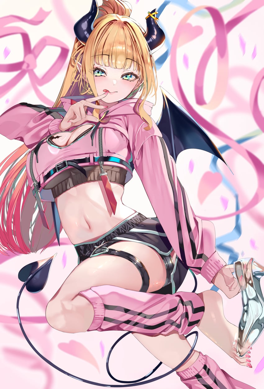 Hololive、愈月巧可、癒月巧可（居家服） 1名女孩 赤脚 黑色短裤 金发 脸红