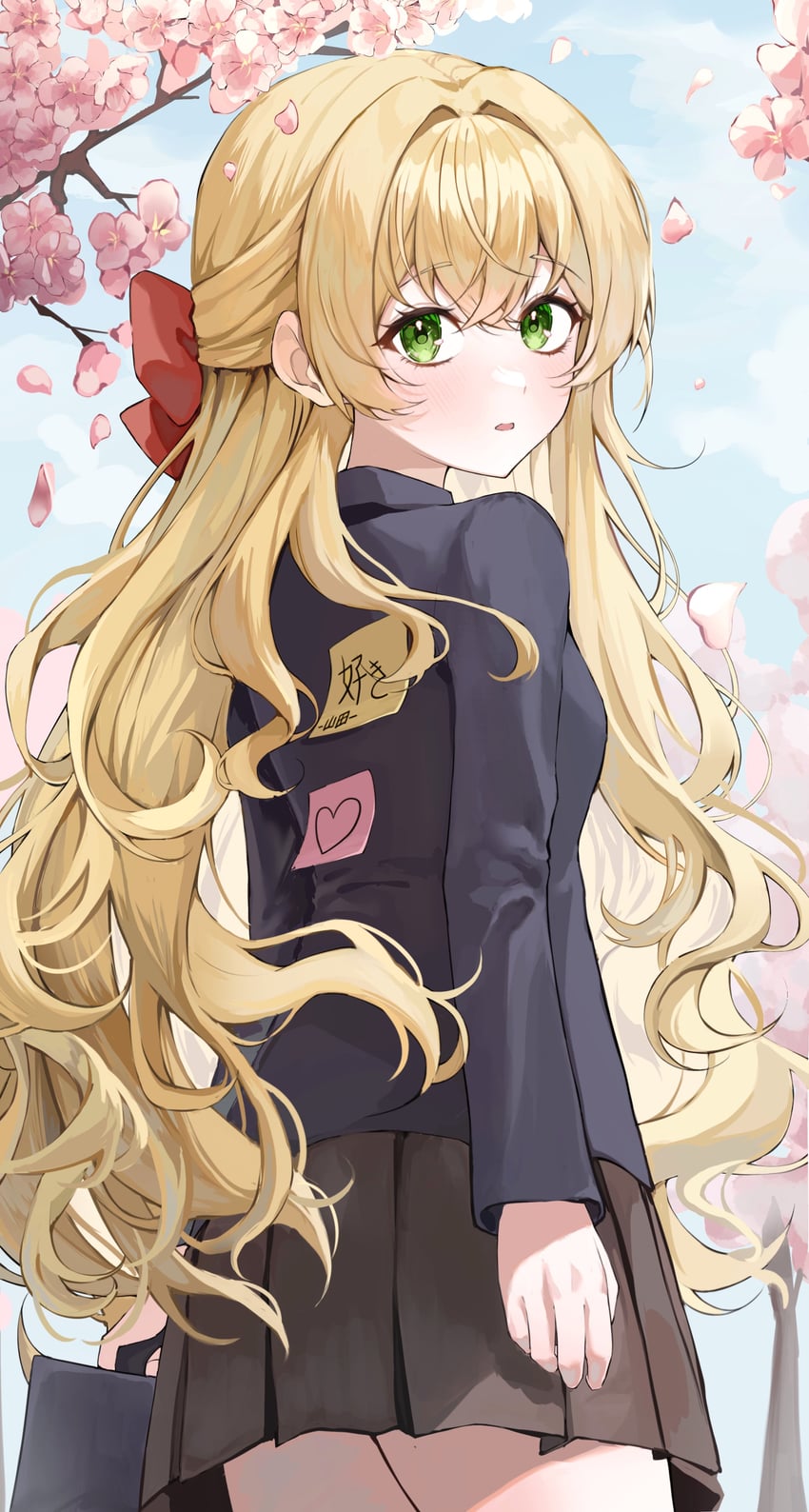 原创 1名女孩 手臂放在侧边 包 黑色夹克 金发
