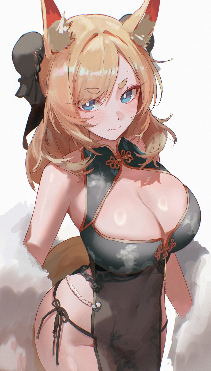 明日方舟、鞭刃 (明日方舟) 1名女孩 兽耳 黑色连衣裙 金发 蓝眼
