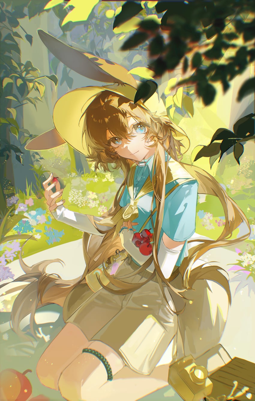 明日方舟、阿米娅 (明日方舟)、阿米娅 (荒野同行) (明日方舟) 1名女孩 兽耳 苹果 护臂 蓝眼