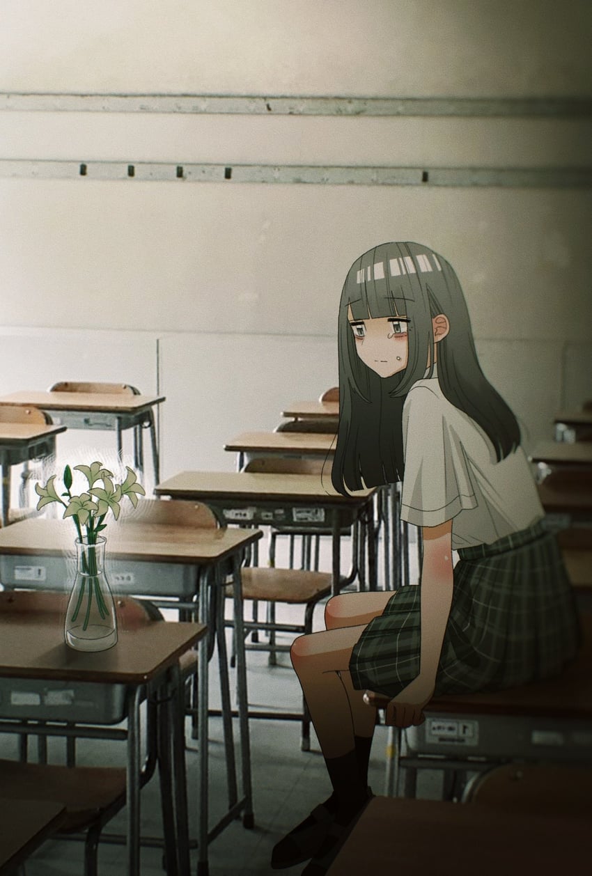 原创 1名女孩 眼袋 教室 闭嘴 哭泣