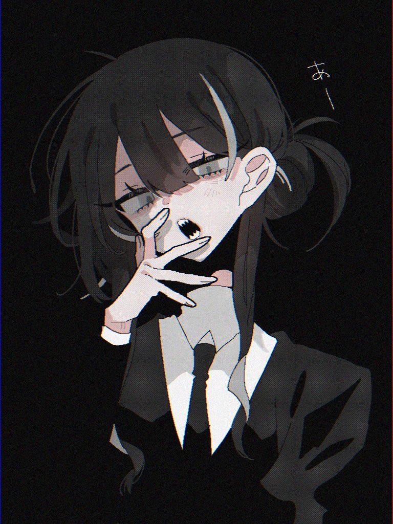 原创 1名女孩 黑色背景 黑发 黑色领带 黑色西装