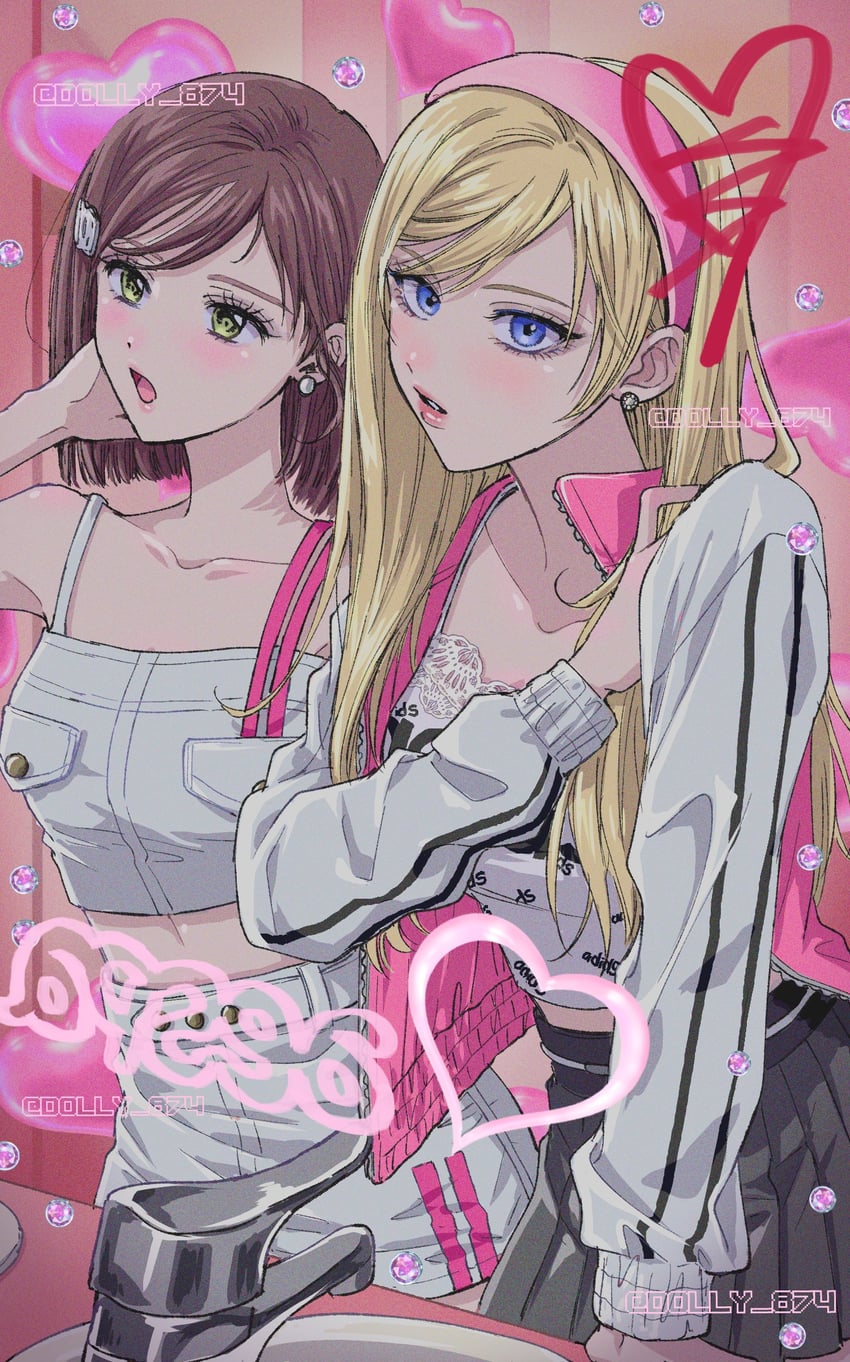 aespa、Karina、Winter (aespa) 2名女孩 黑色裙子 金发 蓝眼 棕发