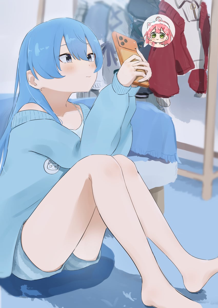 Hololive、星街彗星、樱巫女 1名女孩 赤脚 床 蓝发 脸红