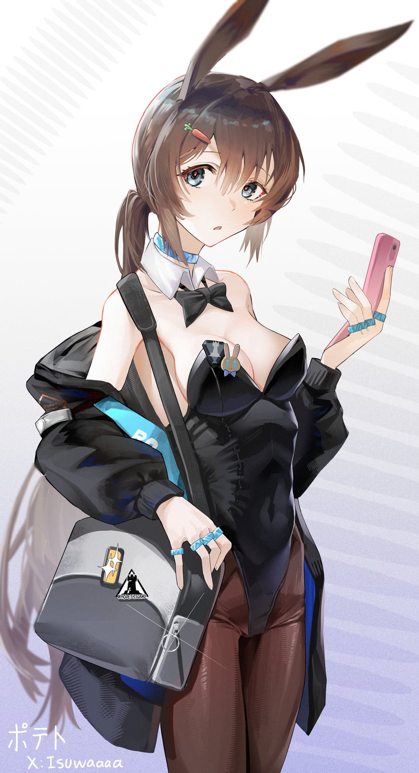 明日方舟、阿米娅 (明日方舟) 1名女孩 包 露肩 黑色蝴蝶结 黑色蝶形领结