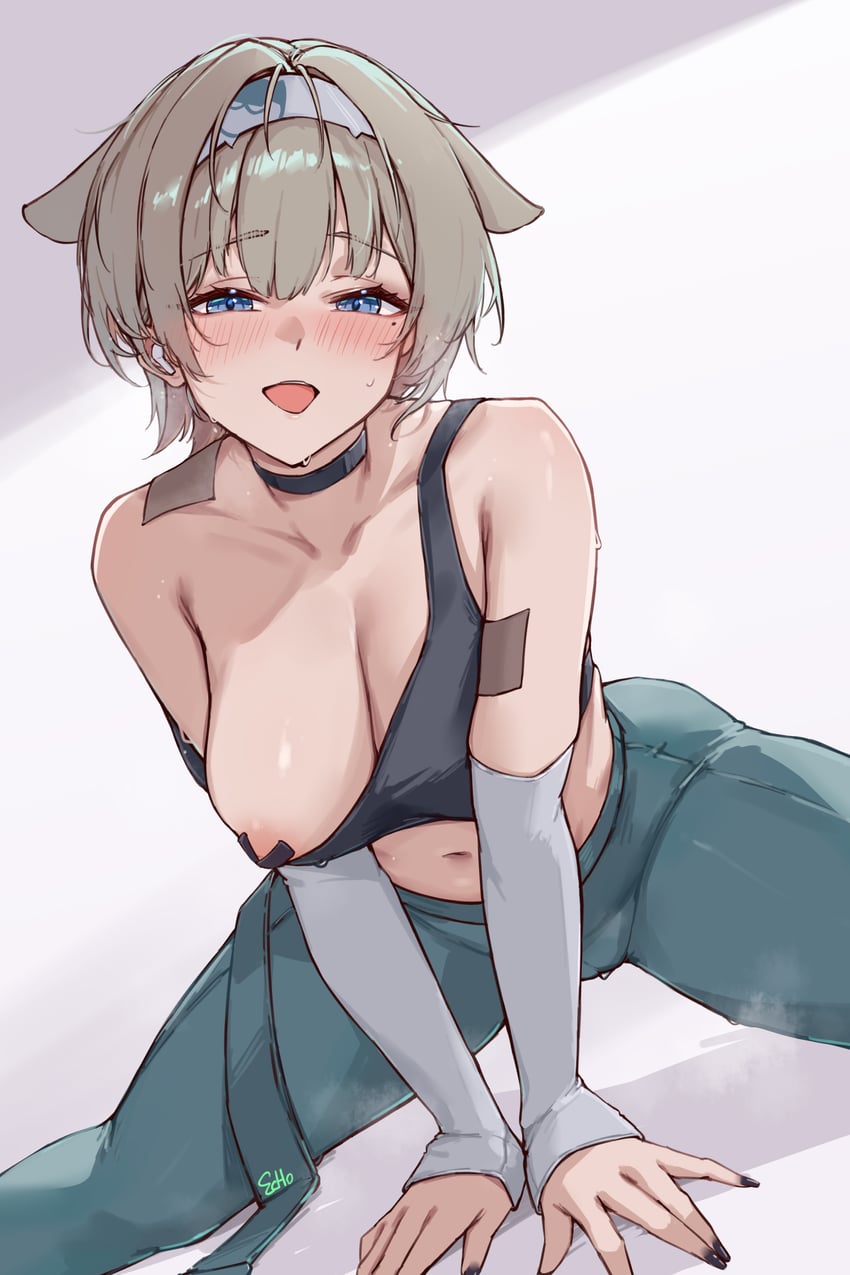 胜利女神：妮姬、普莉卡 (妮姬) 1名女孩 露乳晕 黑色项圈 黑色背心 金发