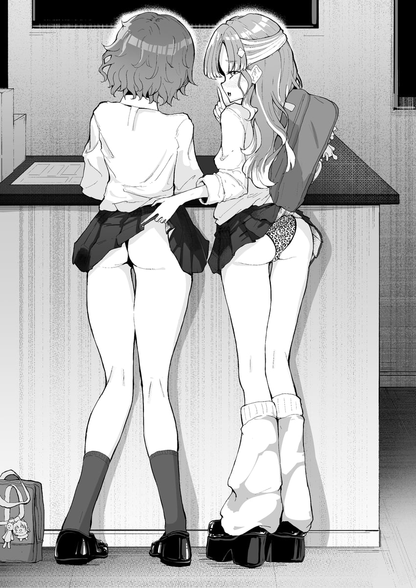 彩虹社、七濑铃奈、早乙女草莓 2名女孩 动物花纹 屁股 包 黑袜