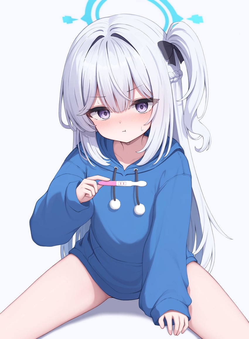蔚蓝档案、月雪宫子 (蔚蓝档案)、月雪都 (幼少) (蔚蓝档案) 1名女孩 蓝色光环 蓝色连帽衫 脸红 闭嘴