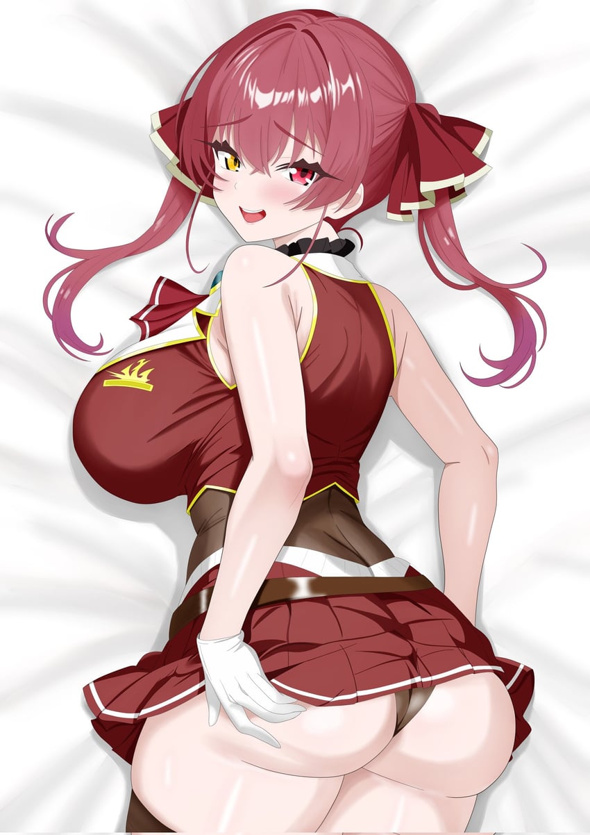 Hololive、宝钟玛琳 1名女孩 阿斯科特领巾 屁股 露肩 脸红