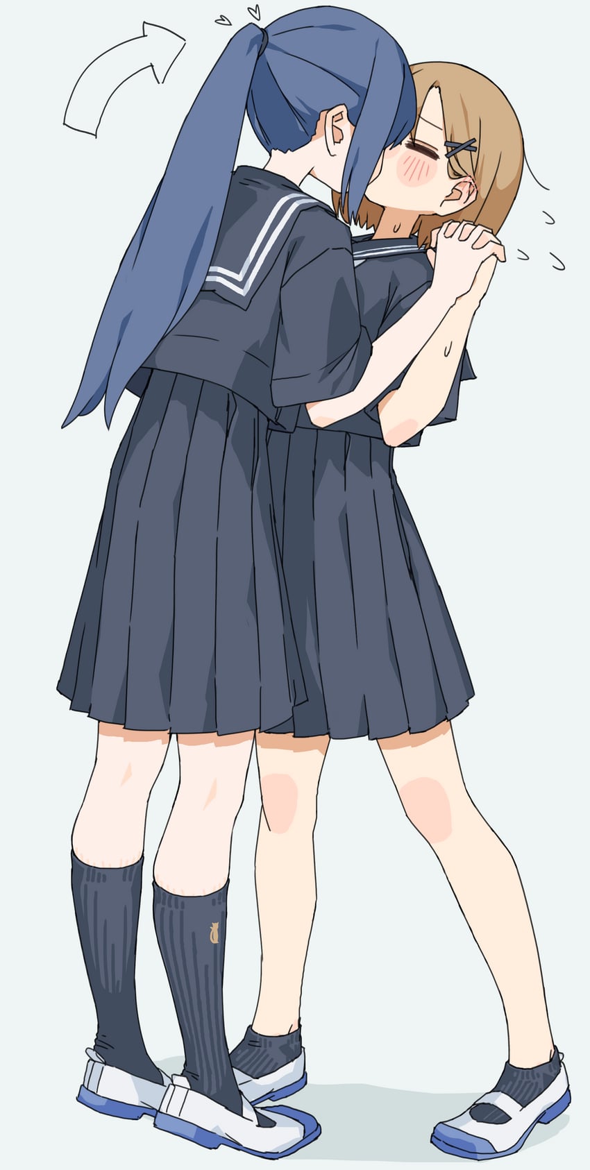 原创 2名女孩 箭头（符号） 黑色水手领 黑色水手服 黑衬衫