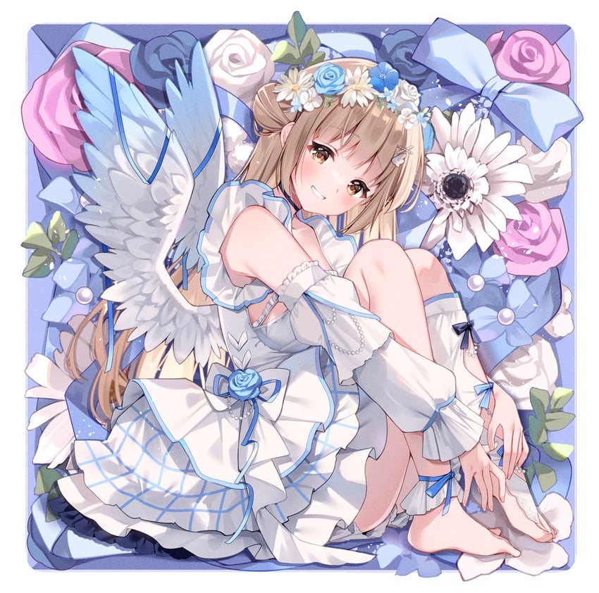 原创 1名女孩 露肩 赤脚 蓝色背景 蓝花
