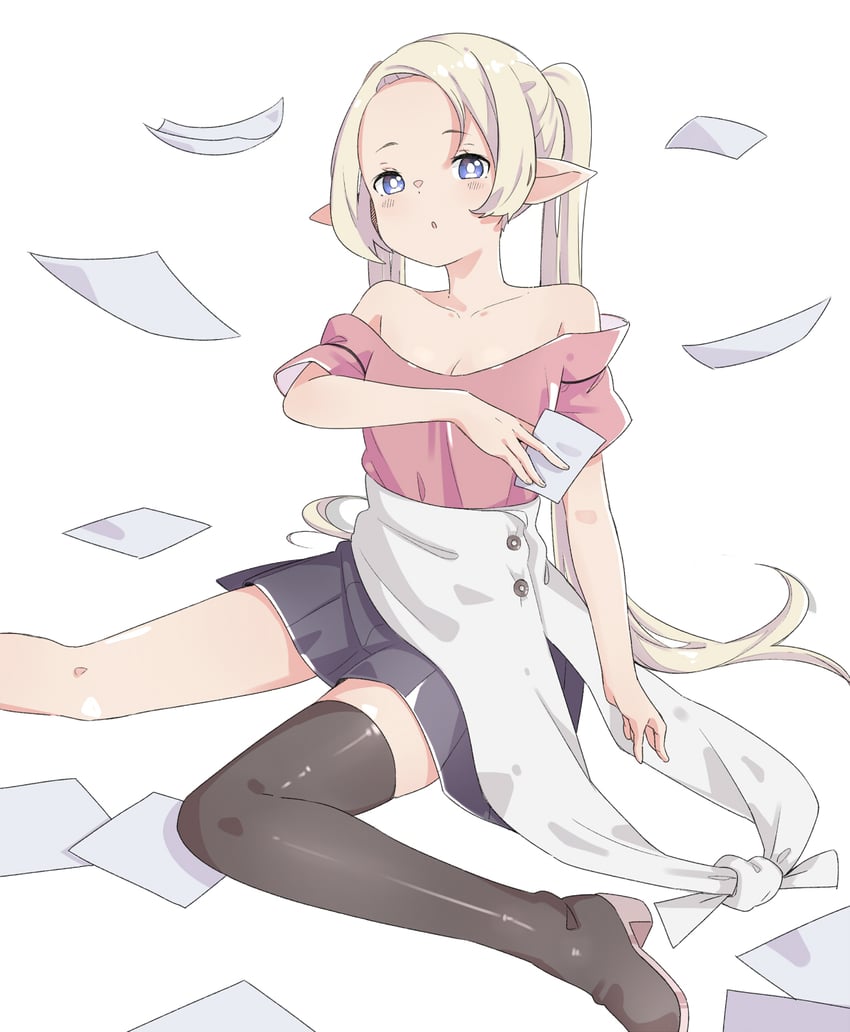 原创 1名女孩 惊讶 露肩 黑色靴子 黑色裙子