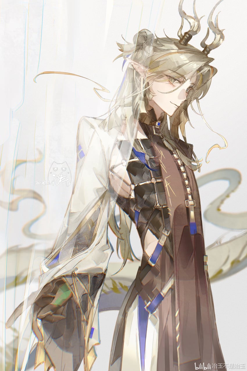 明日方舟、黍 (明日方舟) 1名男孩 棕色手 棕色长袍 闭嘴 牛仔镜头