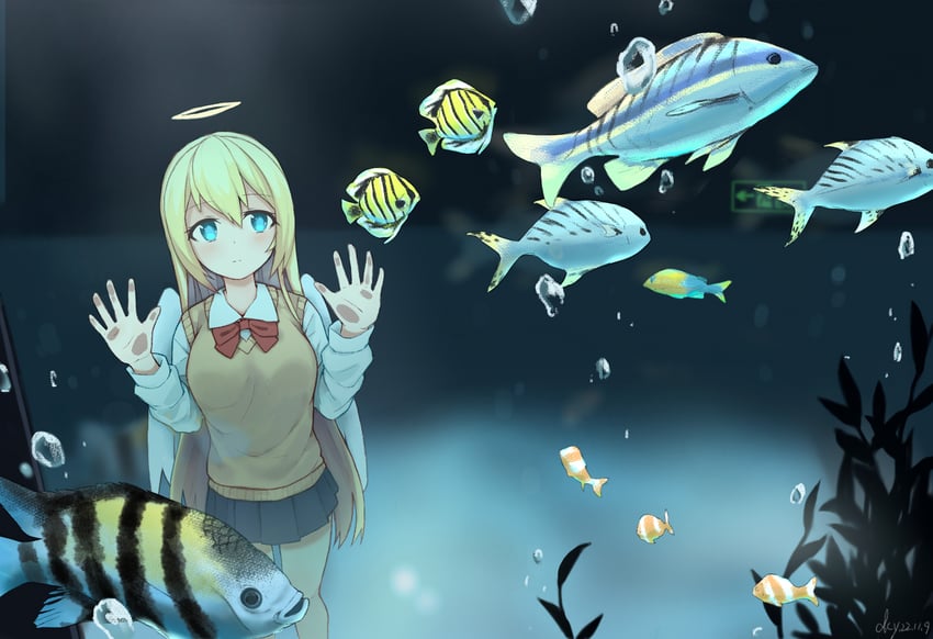 原创 1名女孩 贴在玻璃上 天使 天使翅膀 水族馆