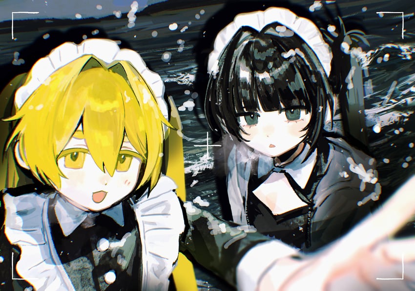 原创 2名女孩 围裙 黑色连衣裙 黑瞳 黑发