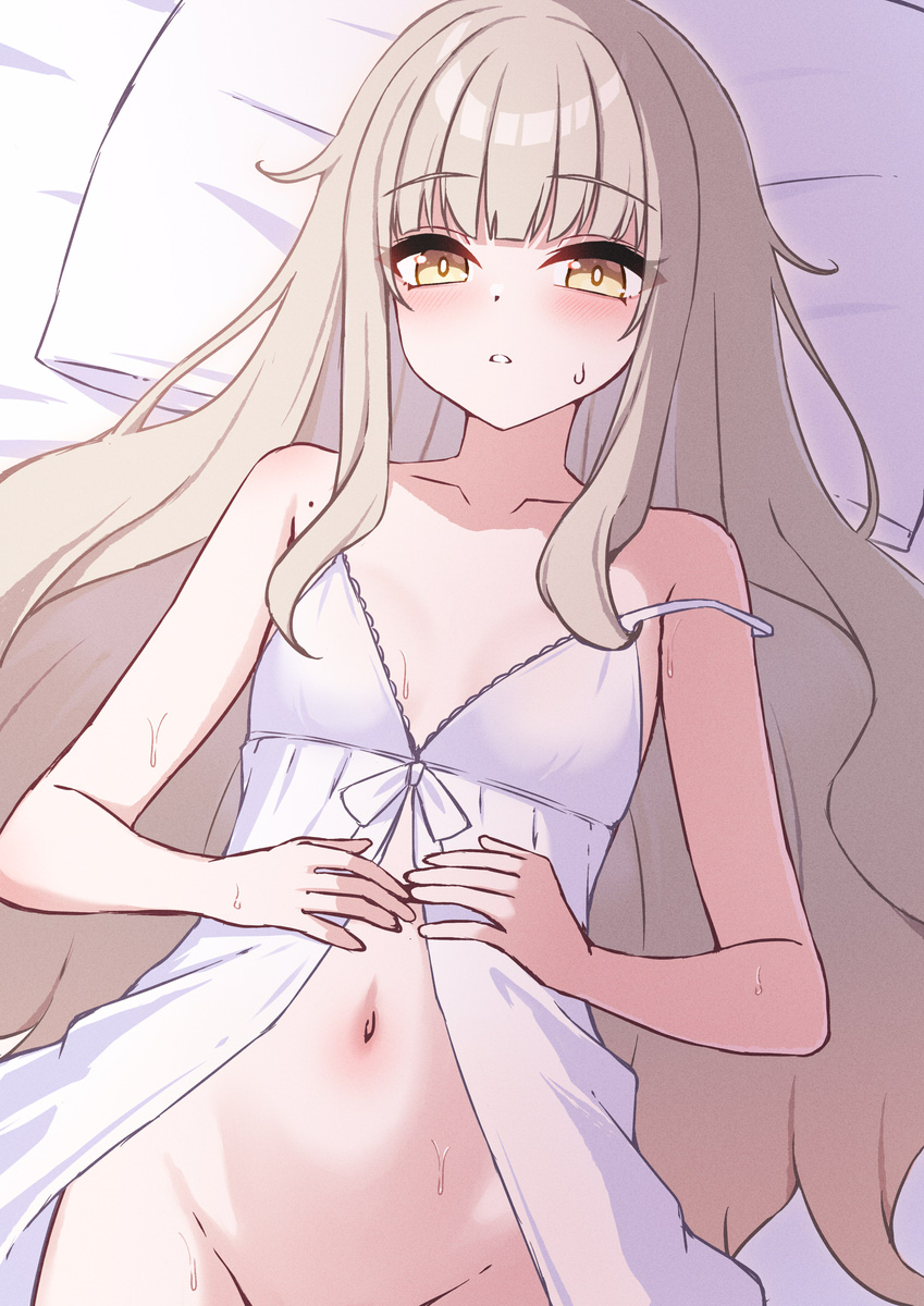 原创 1名女孩 露肩 金发 脸红 乳房