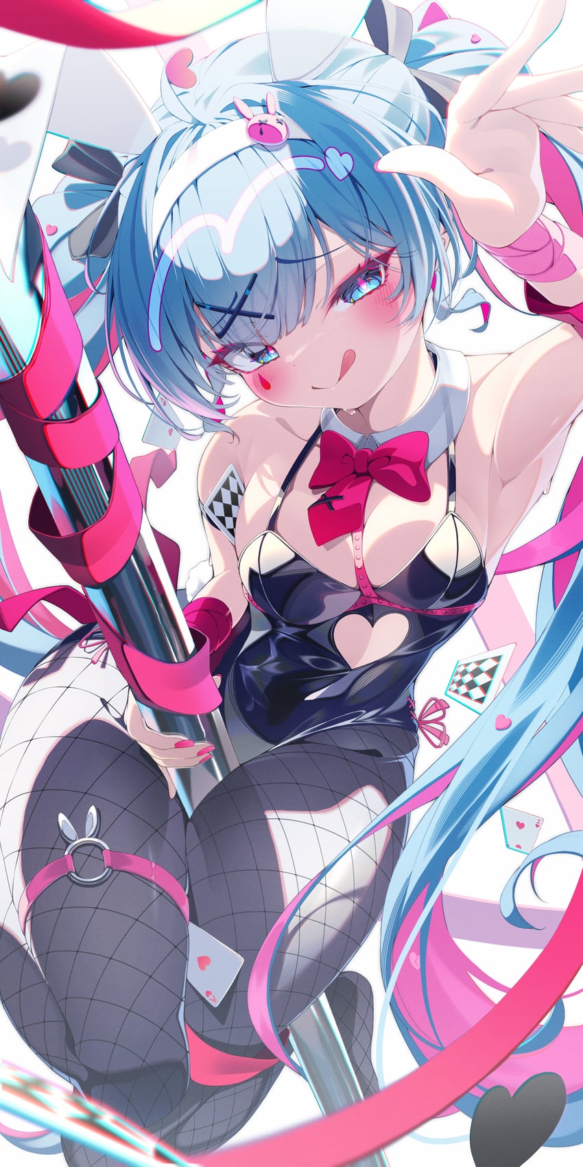兔穴(Vocaloid)、VOCALOID、初音未来 1名女孩 :q 水色瞳 水色发 举手
