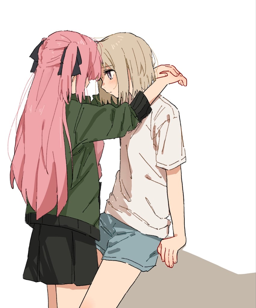 神稻牡丹：醉态如百合之花、上伊那牡丹、砺波伊吹 2名女孩 勾住脖子 黑色丝带 黑色裙子 金发