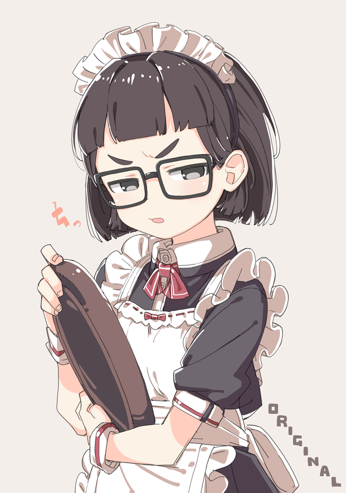原创 1名女孩 围裙 黑框眼镜 黑发 英文文本