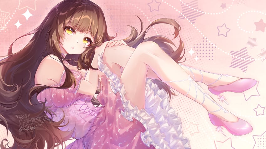 原创 1名女孩 露肩 棕发 连衣裙 荷叶边连衣裙