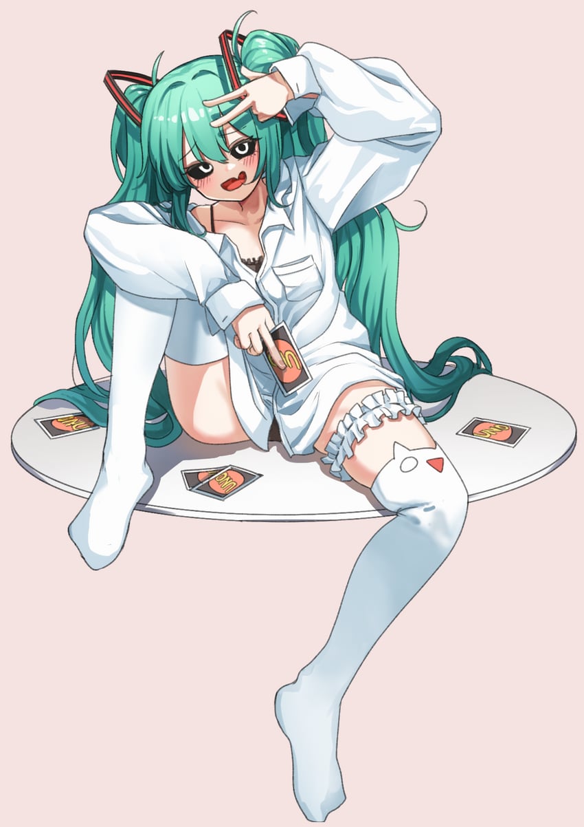 向き合わナイス (Vocaloid)、VOCALOID、初音未来 1名女孩 兽耳袜 水色发 黑色巩膜 借来的衣服