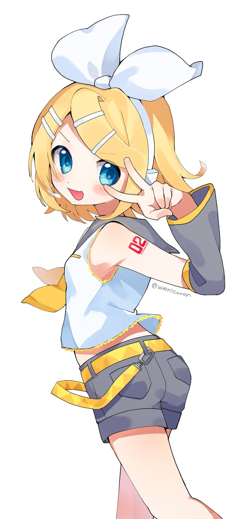 VOCALOID、镜音铃 1名女孩 屁股 腰带 黑色水手领 黑色短裤
