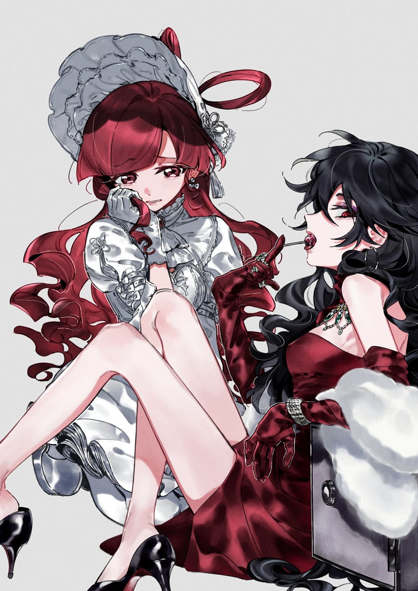 魔笛MAGI、裘达尔、练红玉 2名女孩 黑发 黑鞋 软帽 手链