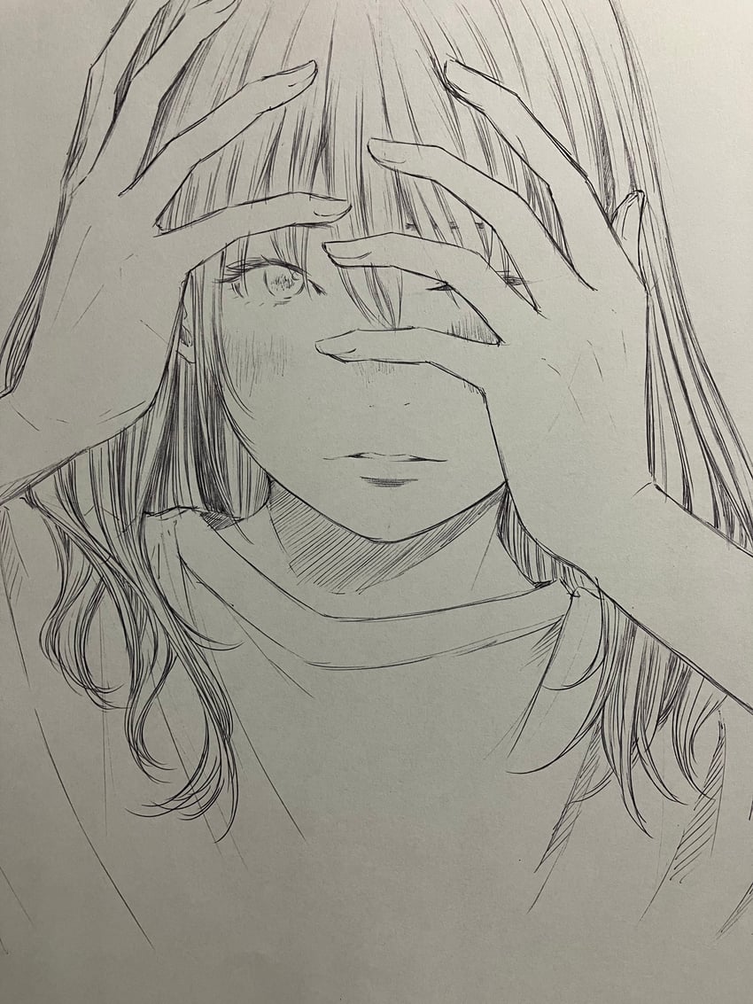 原创 1名女孩 脸红 遮住脸 圆领 灰度
