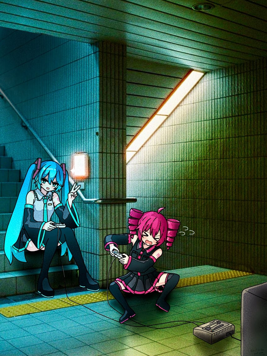 UTAU、VOCALOID、初音未来 2名女孩 闭眼挤眼 呆毛 水色瞳 水色发