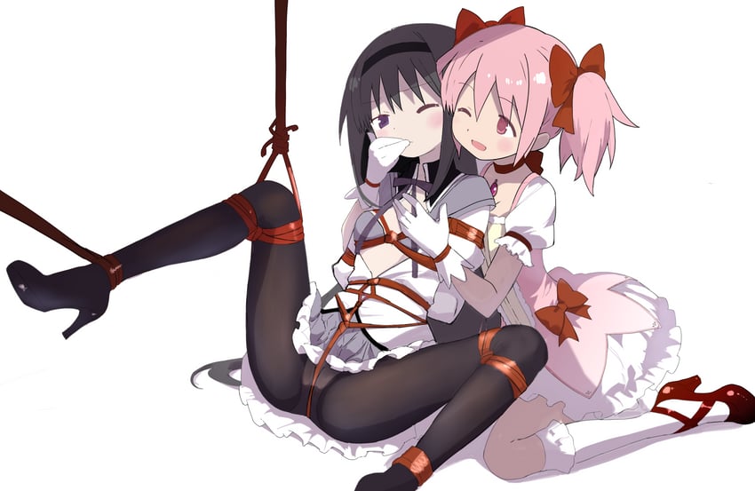 魔法少女小圆、魔法少女小圆、晓美焰 2名女孩 BDSM 黑发 黑色连裤袜 黑鞋