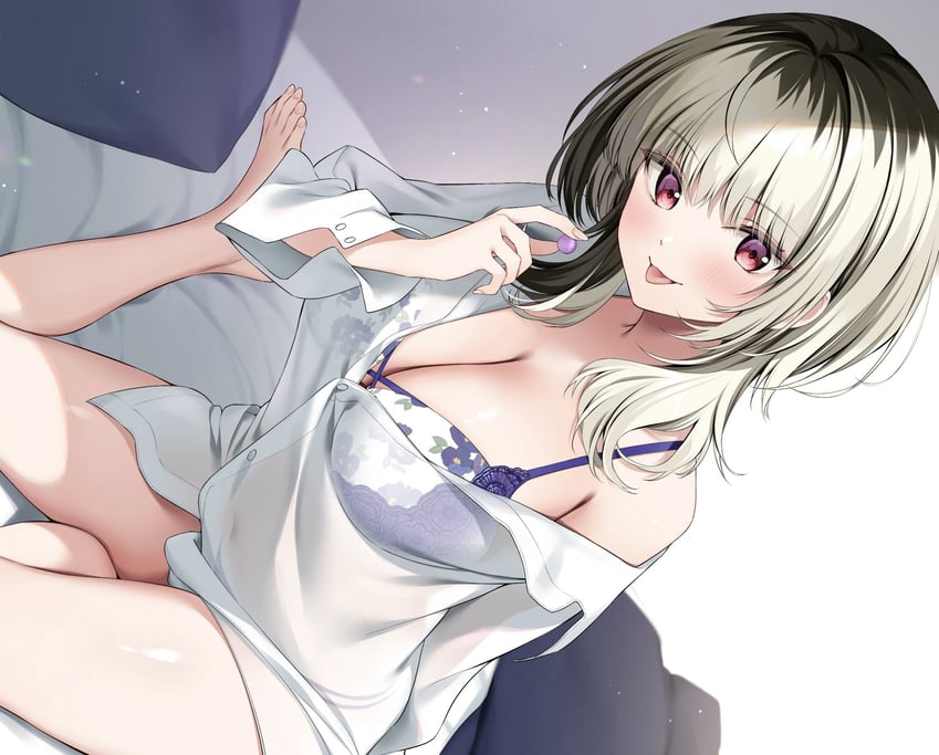 原创 1名女孩 :p 赤脚 黑发 脸红