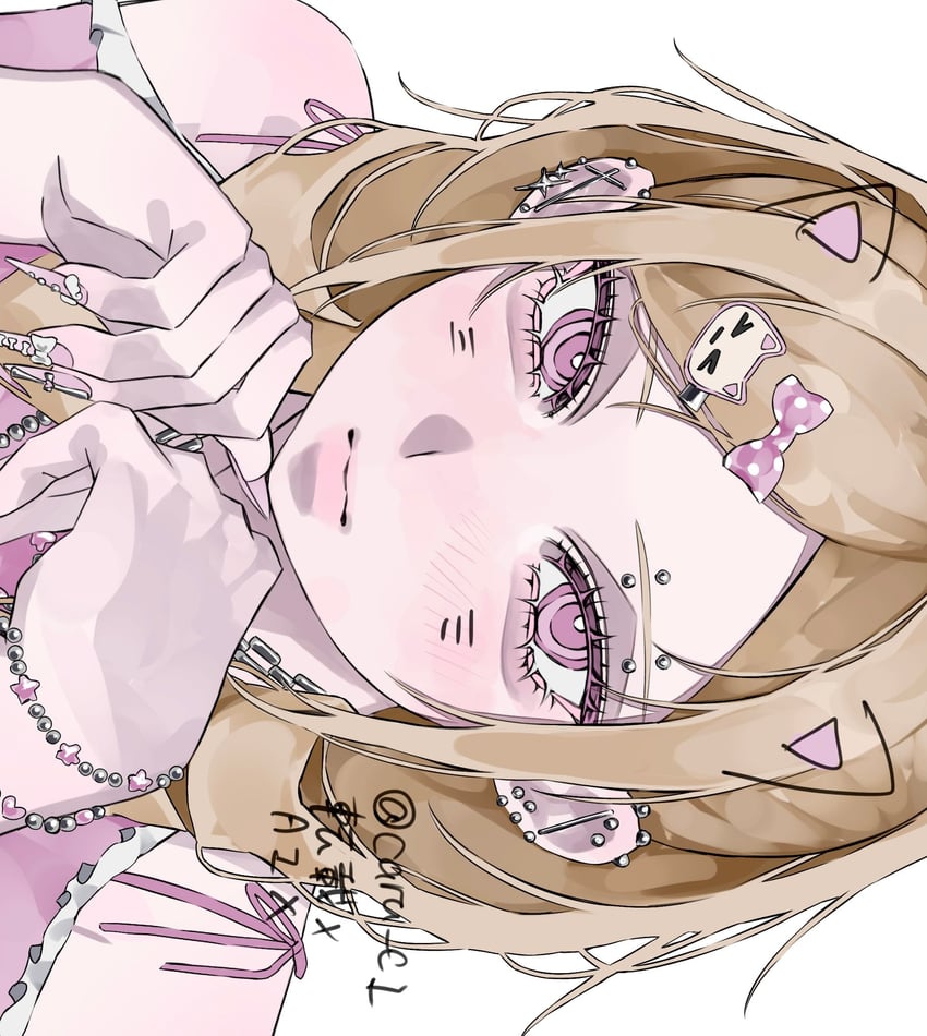 原创 1名女孩 卧蚕 杠铃穿刺 金发 蝴蝶结