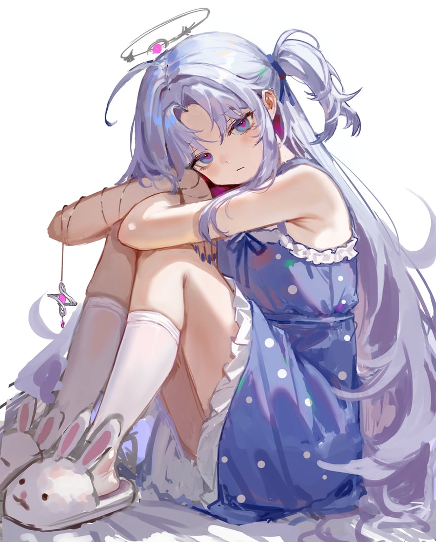 原创 1名女孩 呆毛 连衣裙 荷叶边连衣裙 荷叶边
