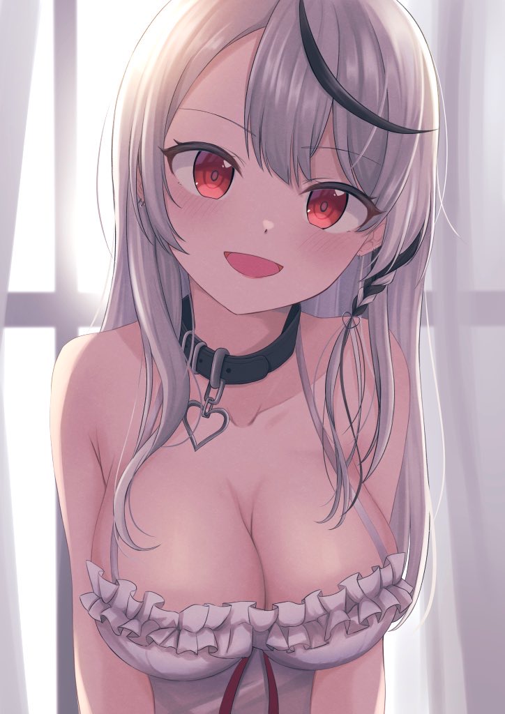 Hololive、沙花叉克萝耶 1名女孩 腋窝褶皱 露肩 黑领 黑条纹/黑挑染