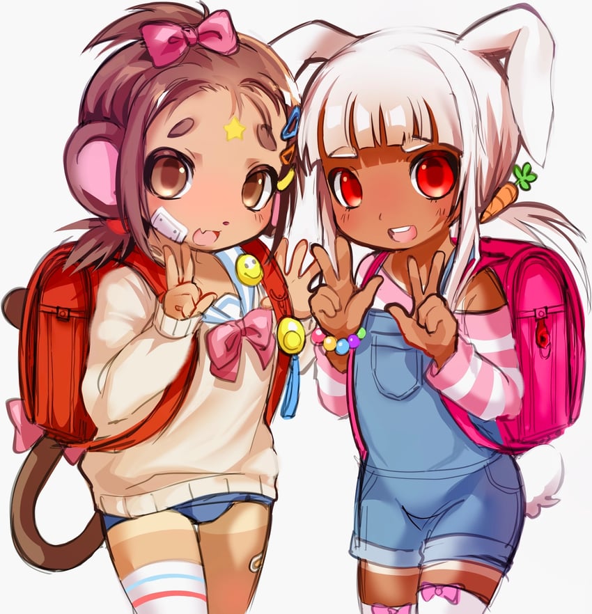 原创 2名女孩 兽耳 动物鼻子 背包 包