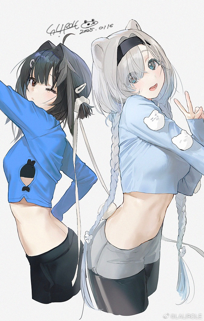 明日方舟、极光 (明日方舟)、羽毛笔 (明日方舟) 2025年 2名女孩 呆毛 举手 作者名