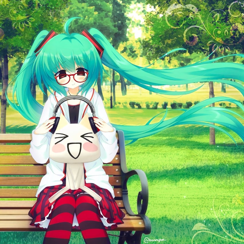 随身玩伴、初音未来：歌姬计划系列、VOCALOID 1名女孩 2000年代风格 :D 闭眼挤眼 呆毛