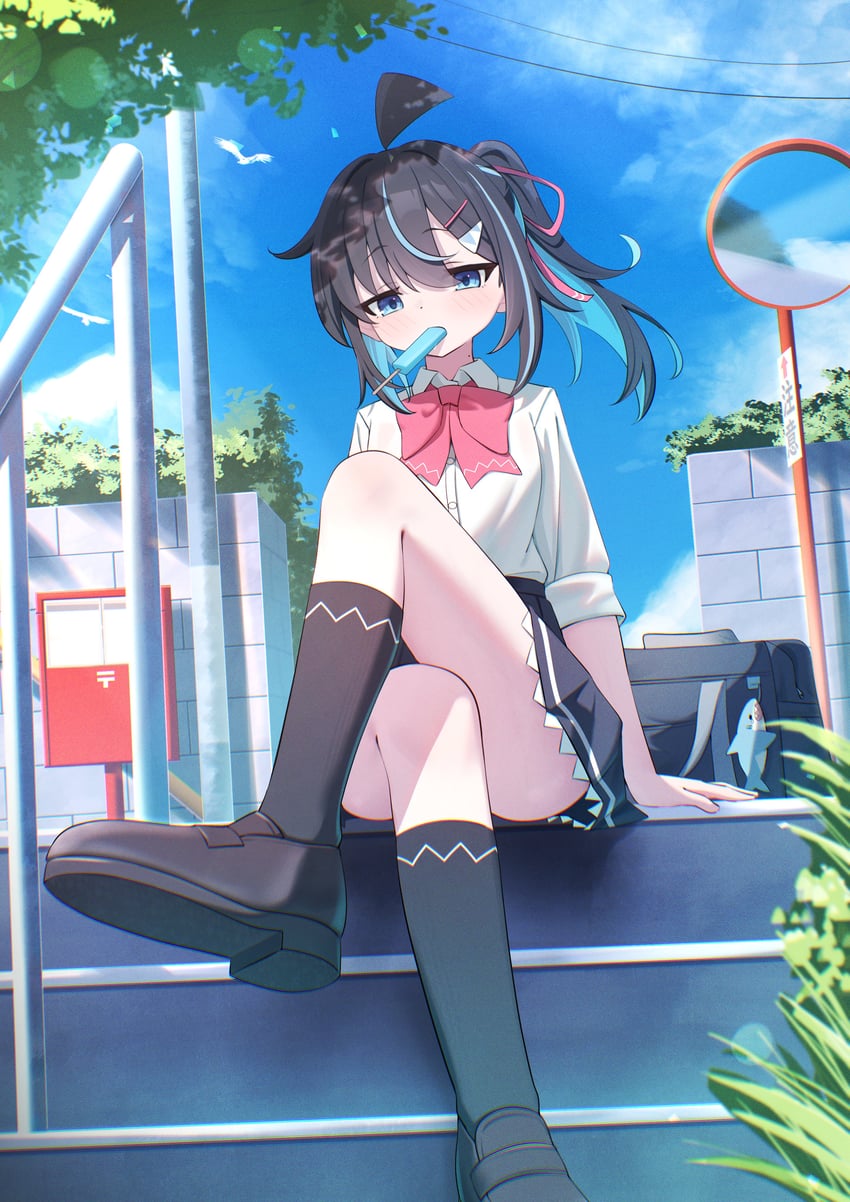 原创 1名女孩 呆毛 黑发 黑色裙子 黑袜