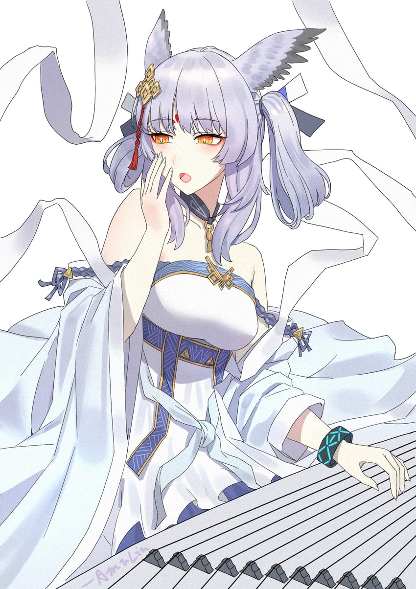明日方舟、白面鸮 (云中漫步) (明日方舟)、白面鸮 (明日方舟) 1名女孩 露肩 亮瞳 连衣裙 脸部印记